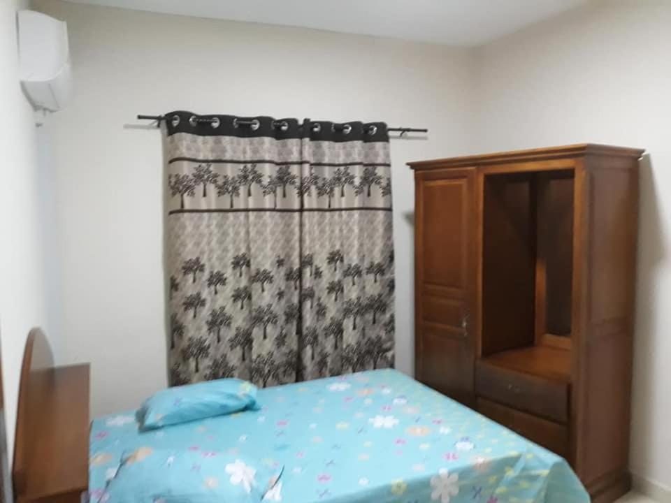 Flic-en-Flacq Rs Villas - Three Bedrooms Share Apartment With Private Room And Free Wifi And 100Mts To The Beach And Ac And 100Mts To Bus Stop And Pool מראה חיצוני תמונה
